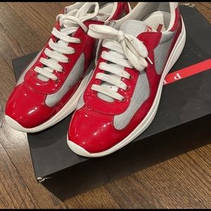 PRADAS SIZE 9 !